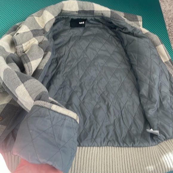 Early 2000s Hurley Plaid insulated jacket with removable hood SMALL - Picture 7 of 10